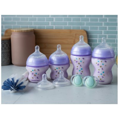 Tommee Tippee sada kojeneckých lahviček Anti-Colic C2N s kartáčkem Purple - obrázek